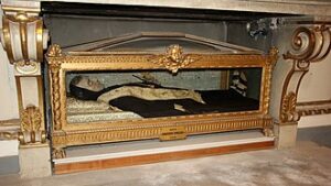 Pistoia_santissima_annunziata_interno_spoglie_del_beato_bonaventura_buonaccorsi